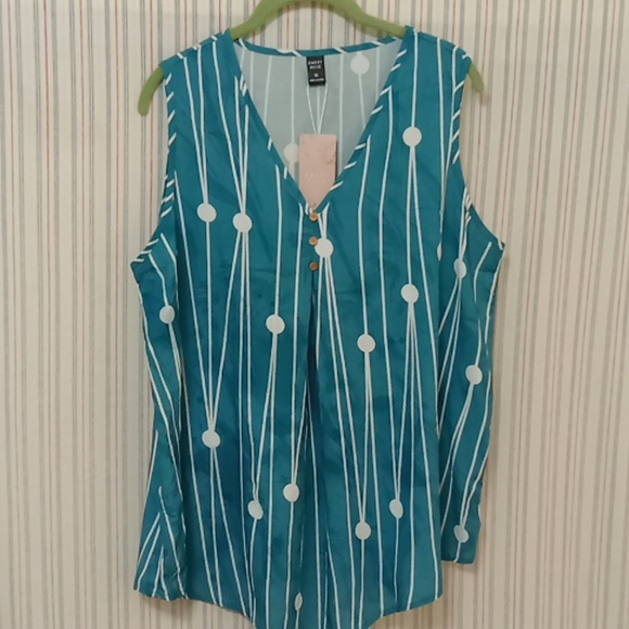 4  Emery Rose Summer Tops - Picture 9 of 10